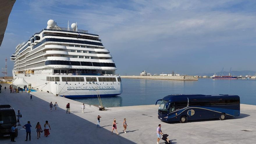 El puerto de Castellón recibe a más de 1.200 cruceristas: estas son sus nacionalidades