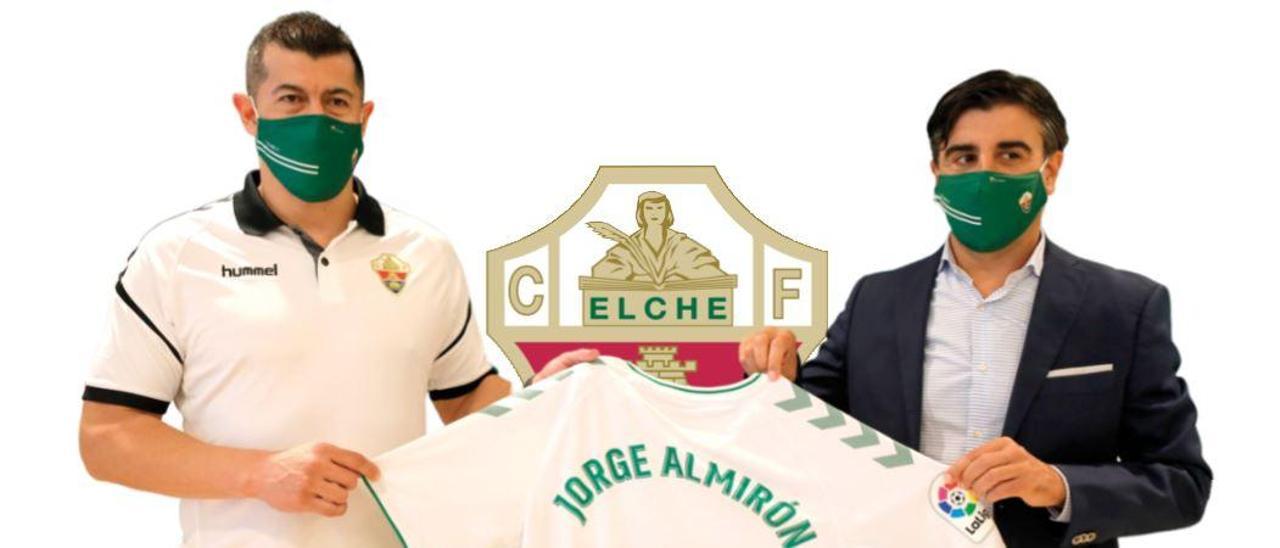 El entrenador del Elche, Jorge Almirón, y el director deportivo, Nico Rodríguez, el jueves, en la presentación del técnico argentino.