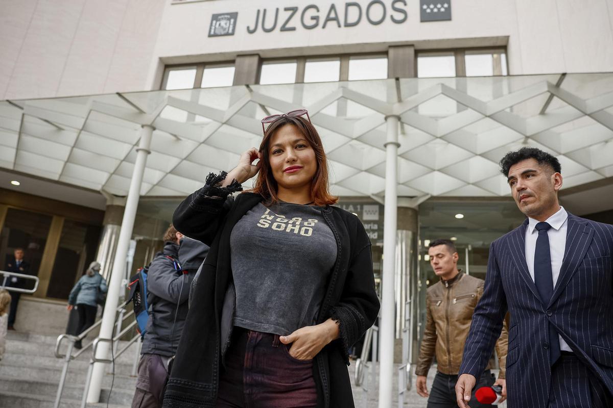 Elisa Mouliaá retira su acusación contra Íñigo Errejón "por salud", aunque no se retracta