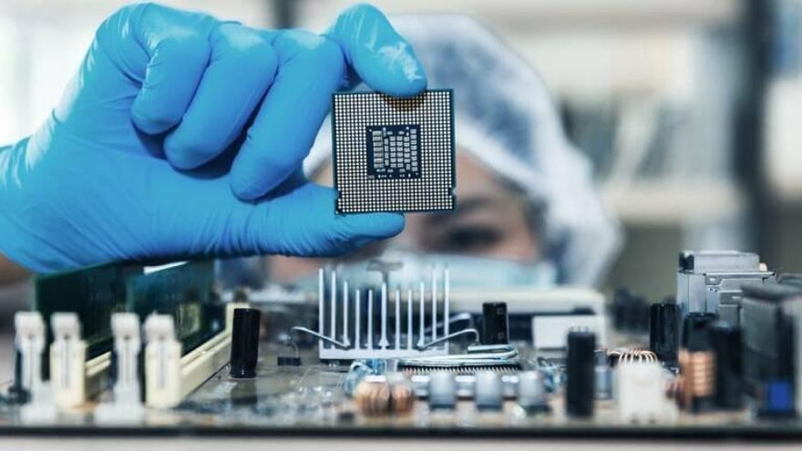 Canarias se coloca a la vanguardia nacional en la industria del microchip