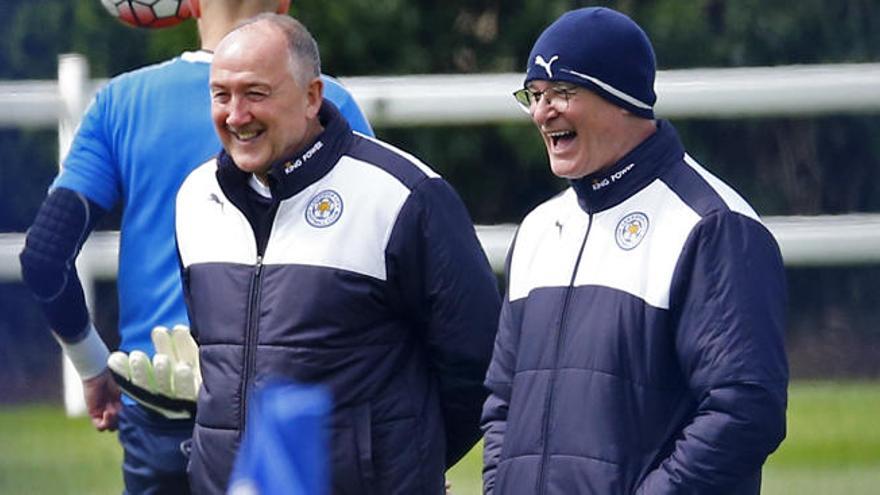 Claudio Ranieri, con su asistente Steve Walsh