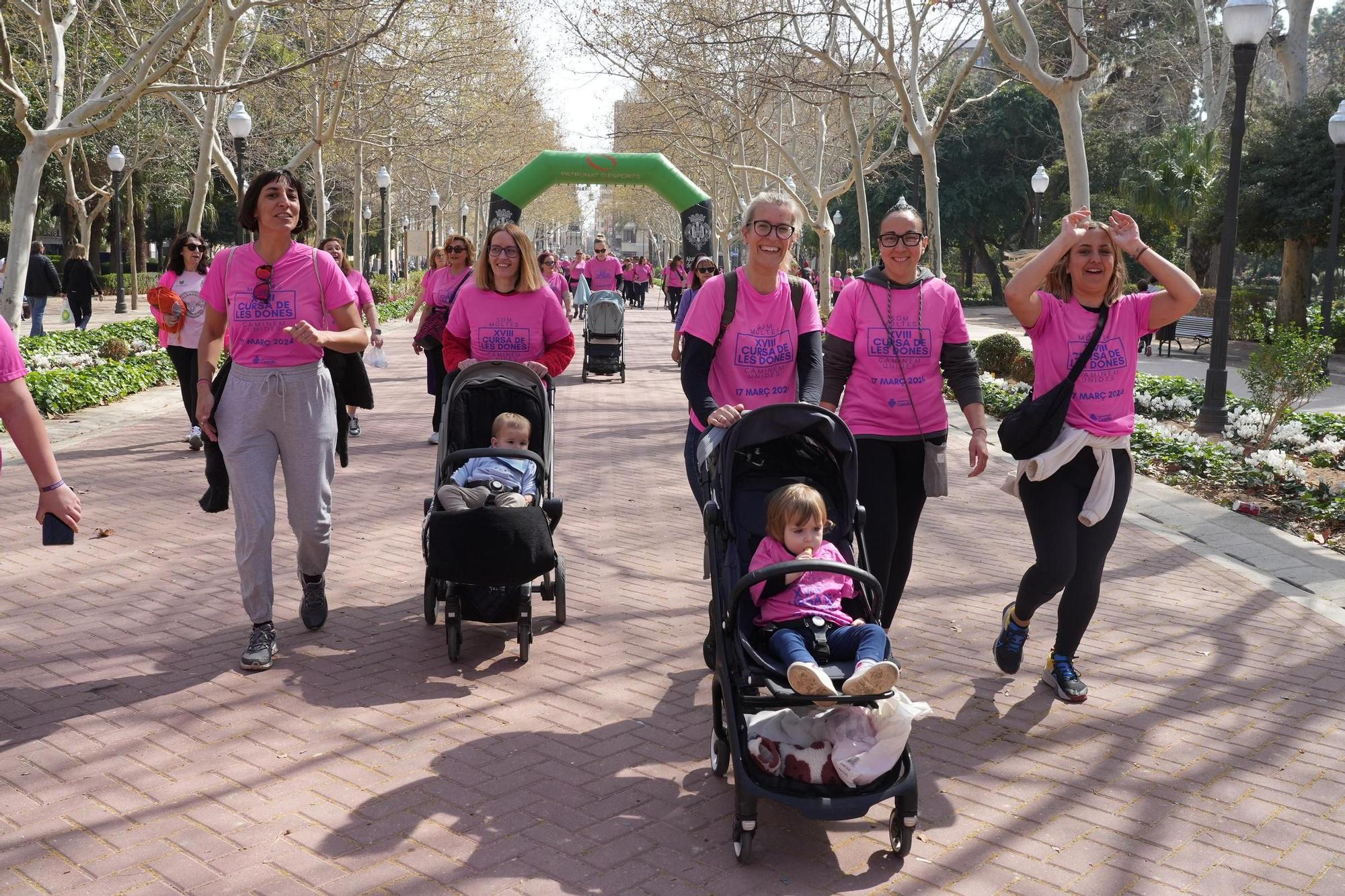 Todas las imágenes de la XVIII 'Cursa de les Dones' de Castelló