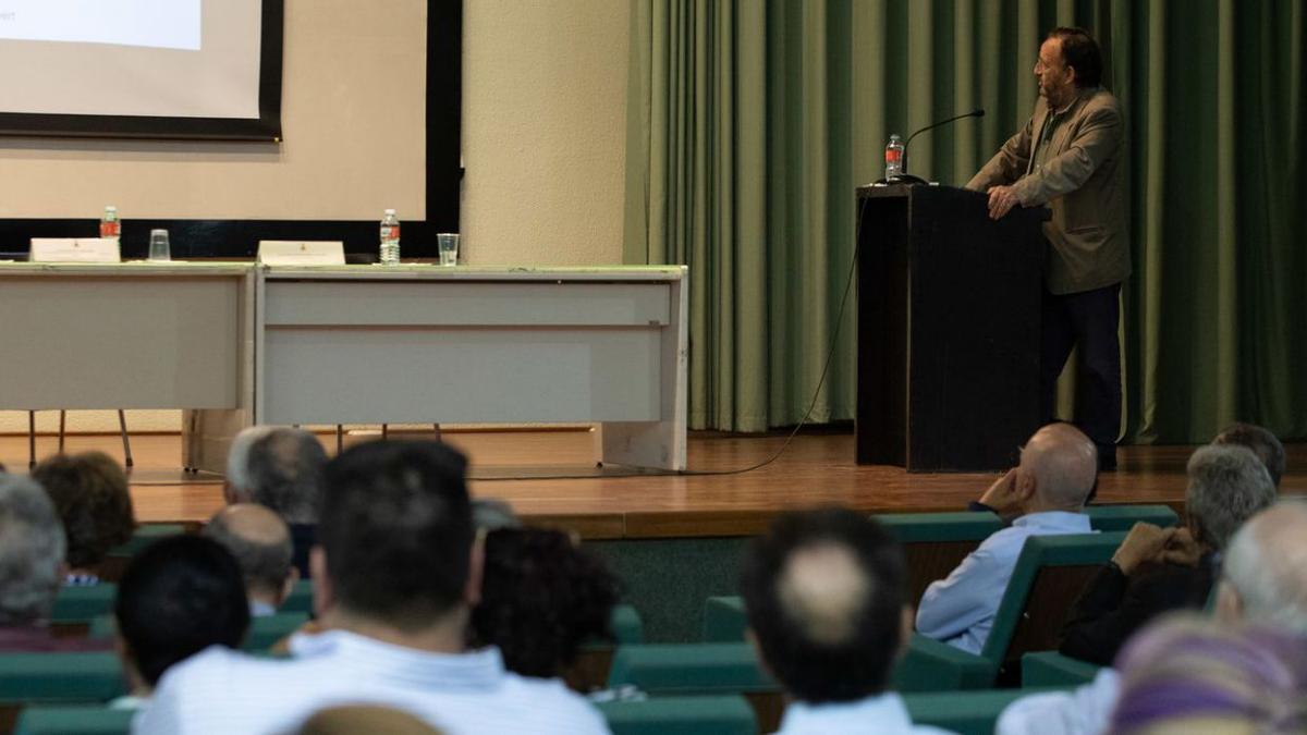 Conferencia del arquitecto Francisco Somoza en el acto de los médicos jubilados. | Ana Burrieza