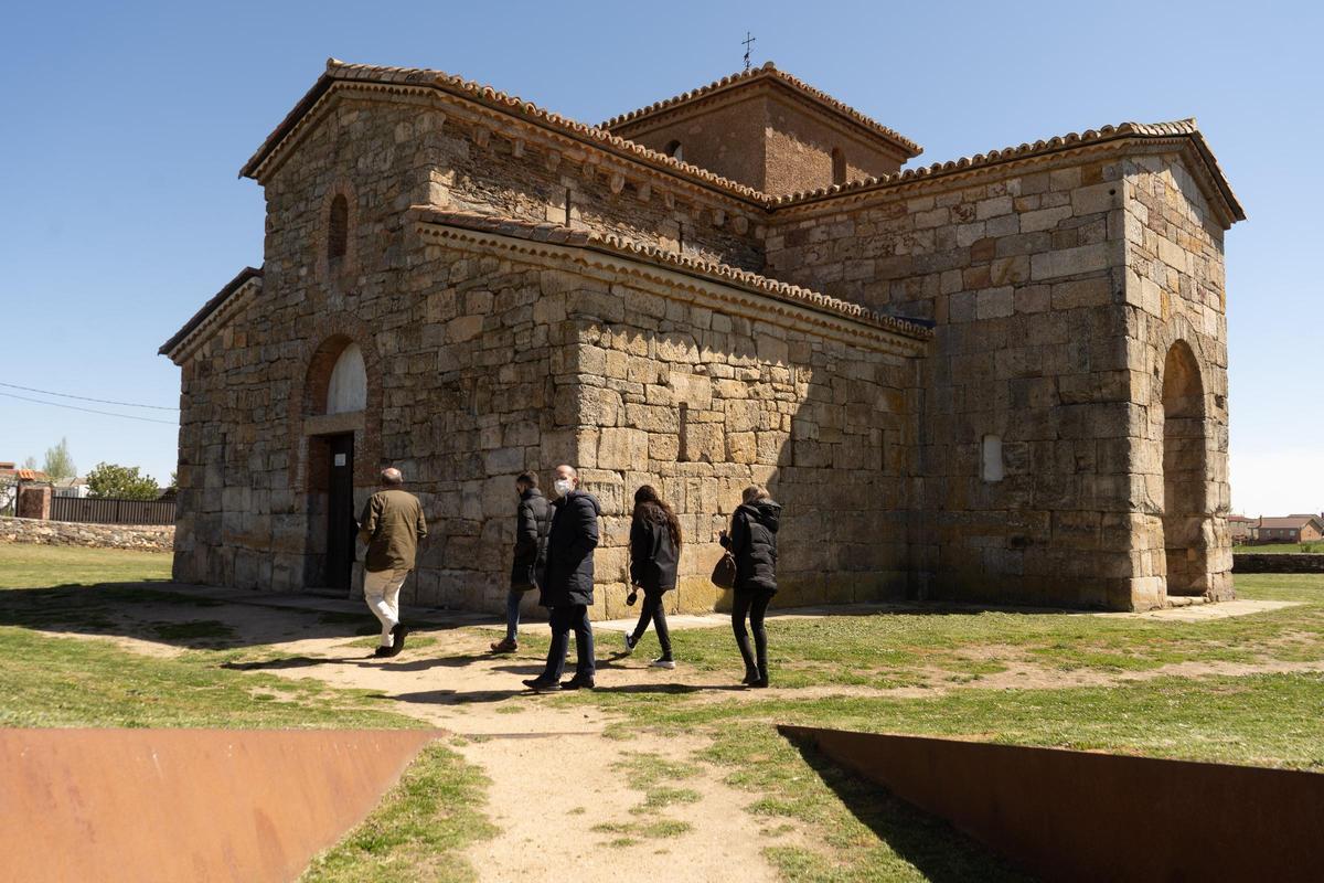 SAN PEDRO DE LA NAVE