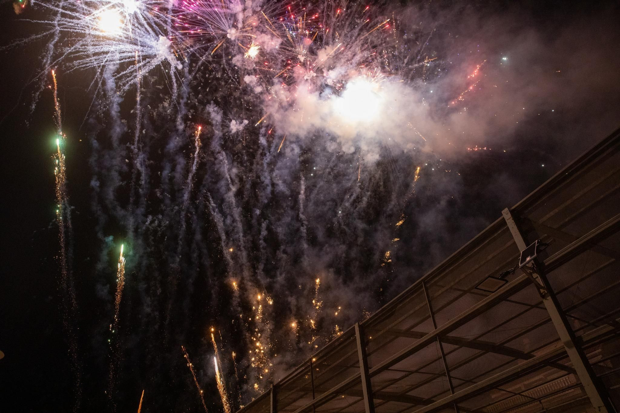 Paterna recibe el 9 d'Octubre con una espectacular Cordà