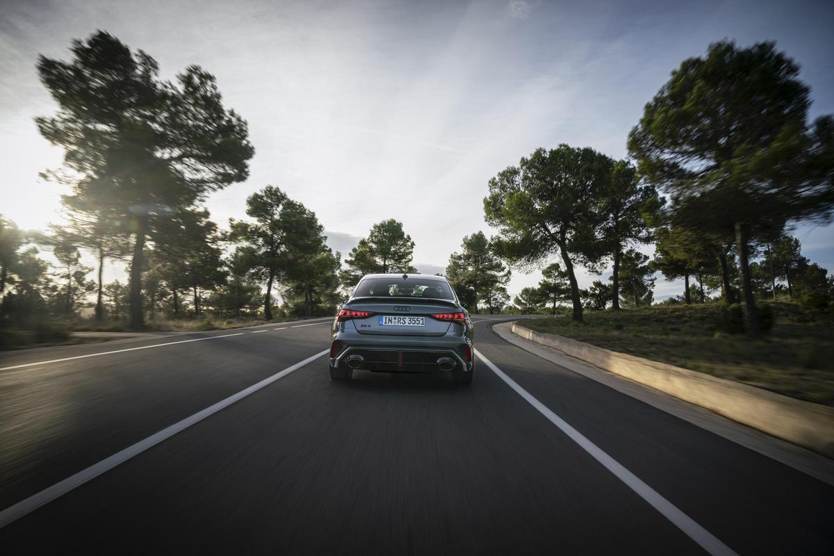 Si estás pensando en comprar un Audi RS3 podrás ir gratis a la Fórmula 1