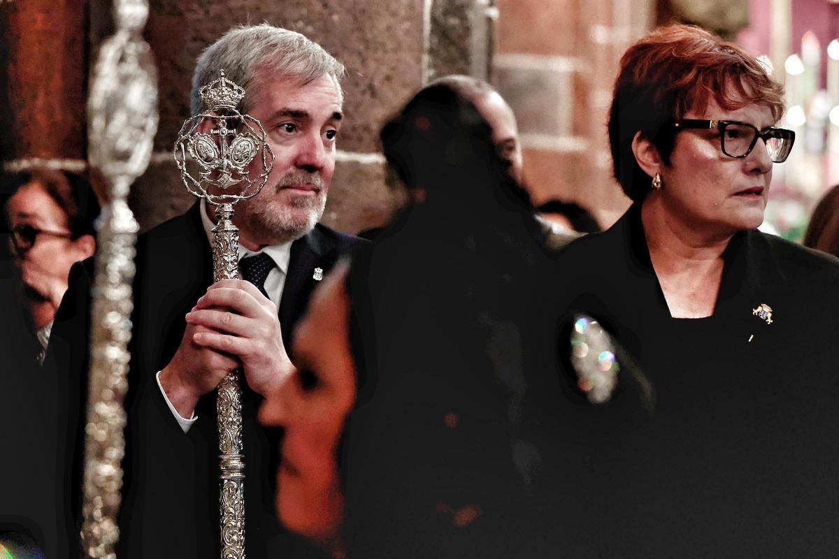 El presidente de Canarias, Fernando Clavijo, junto a la consejera autonómica de Bienestar Social, Candelaria Delgado.