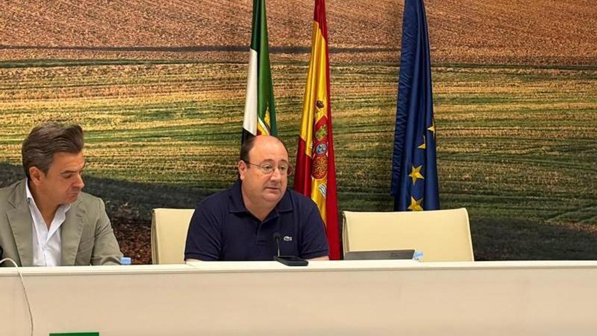 Juan José García explica las medidas por los incendios.