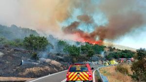 Una brigada forestal de camino a un incendio en la localidad madrileña de Robledo de Chavela, en una imagen de archivo.