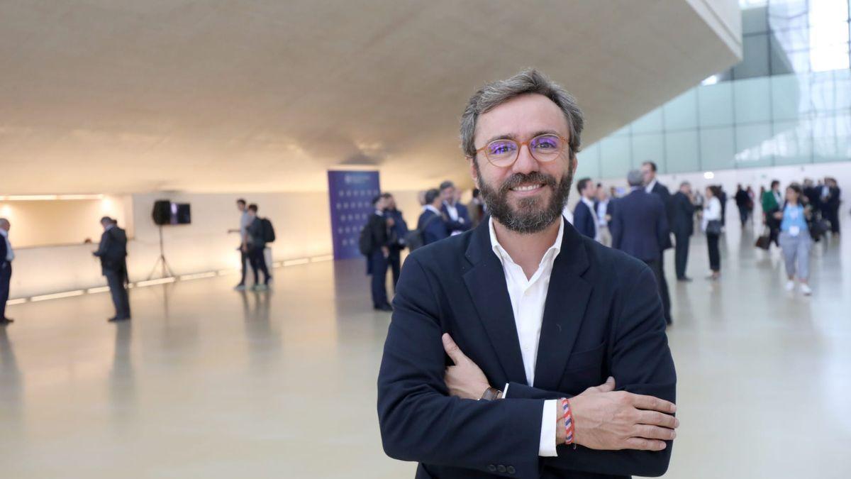 Aitor Moll, en el hall del Palacio de Congresos de Zaragoza.