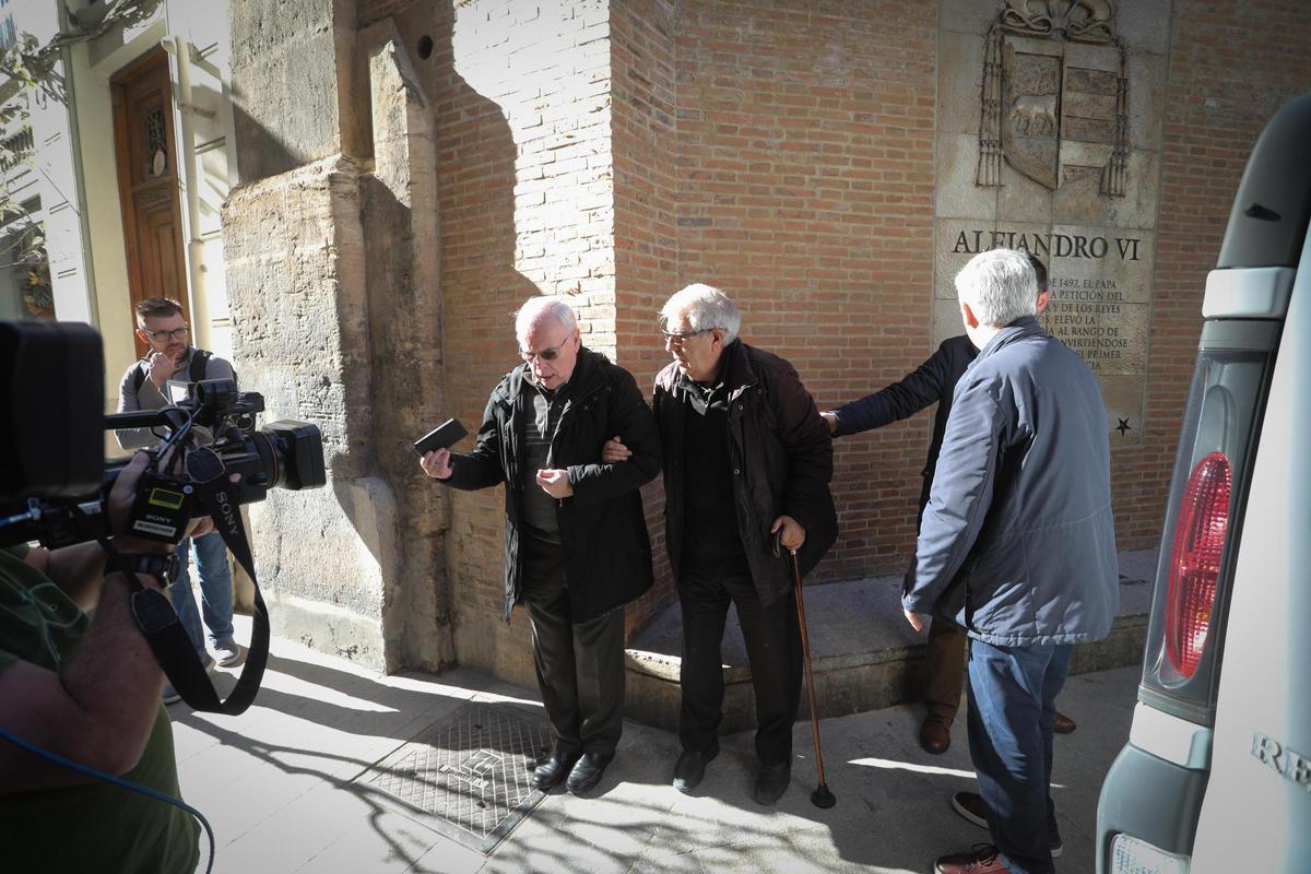 Investigan la muerte por asfixia de un sacerdote en su piso de València