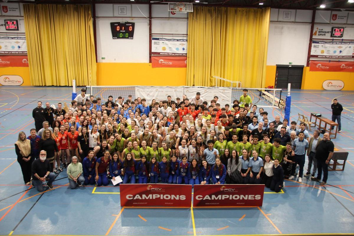 Foto de grup de la primera jornada de la categoria juvenil al Campionat de Catalunya de Seleccions Territorials