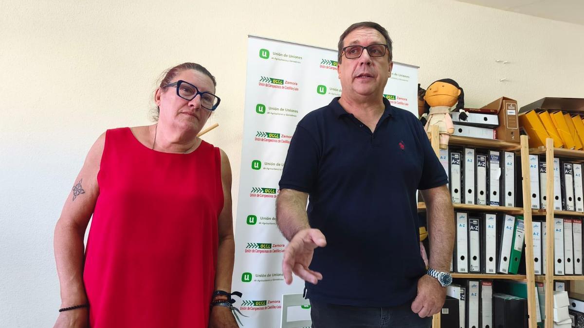 Antonio Rodríguez y Maruja Marcos anuncian la presentación de la querella contra la Lonja de Zamora.
