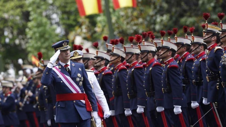 Vítores al Rey y abucheos a Carmena en el Día de las Fuerzas Armadas