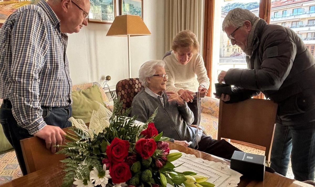 L’Ajuntament de Capellades homenatja Maria Mercè Palomo pel seu centenari | AJ. CAPELLADES