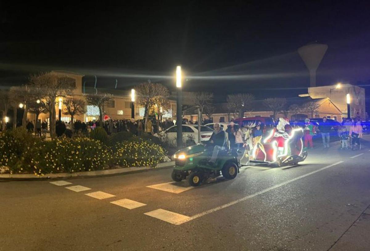 Papá Noel recorrió las calles  del municipio.