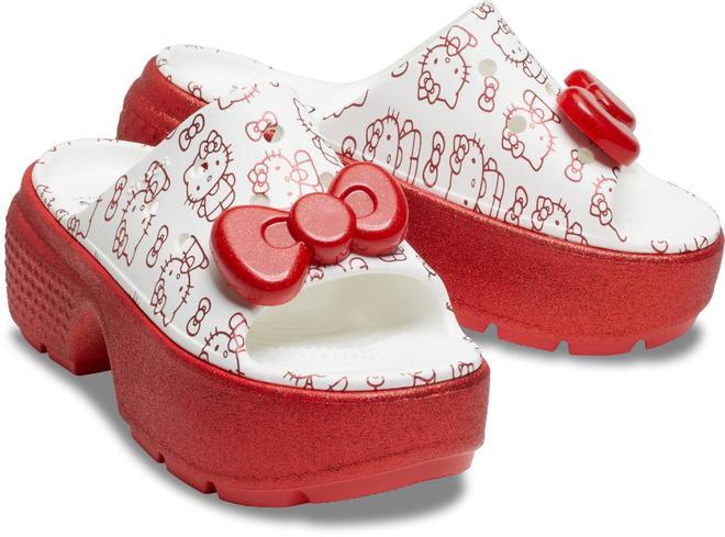 Sandalias slide 'Stomp Hello Kitty W', de la colección Hello Kitty x Crocs