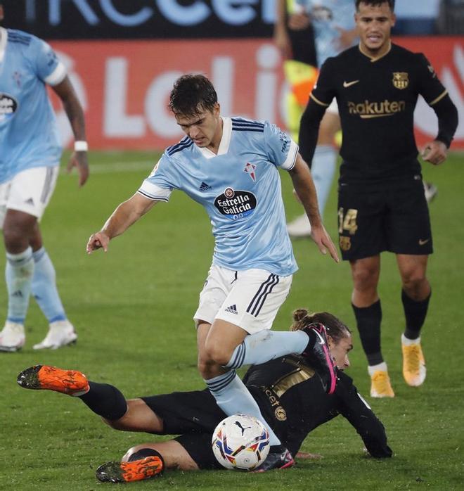 Imágenes del partido entre el Celta de Vigo y el FC Barcelona de la cuarta jornada de LaLiga Santander disputado en el estadio Balaídos en Vigo.