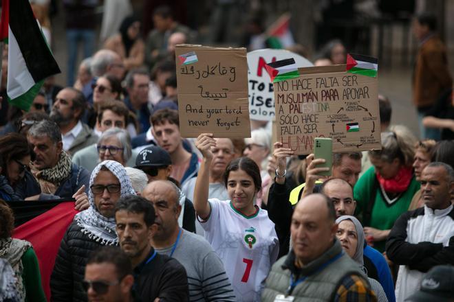 Todas las fotos de la concentración en Ibiza por Palestina