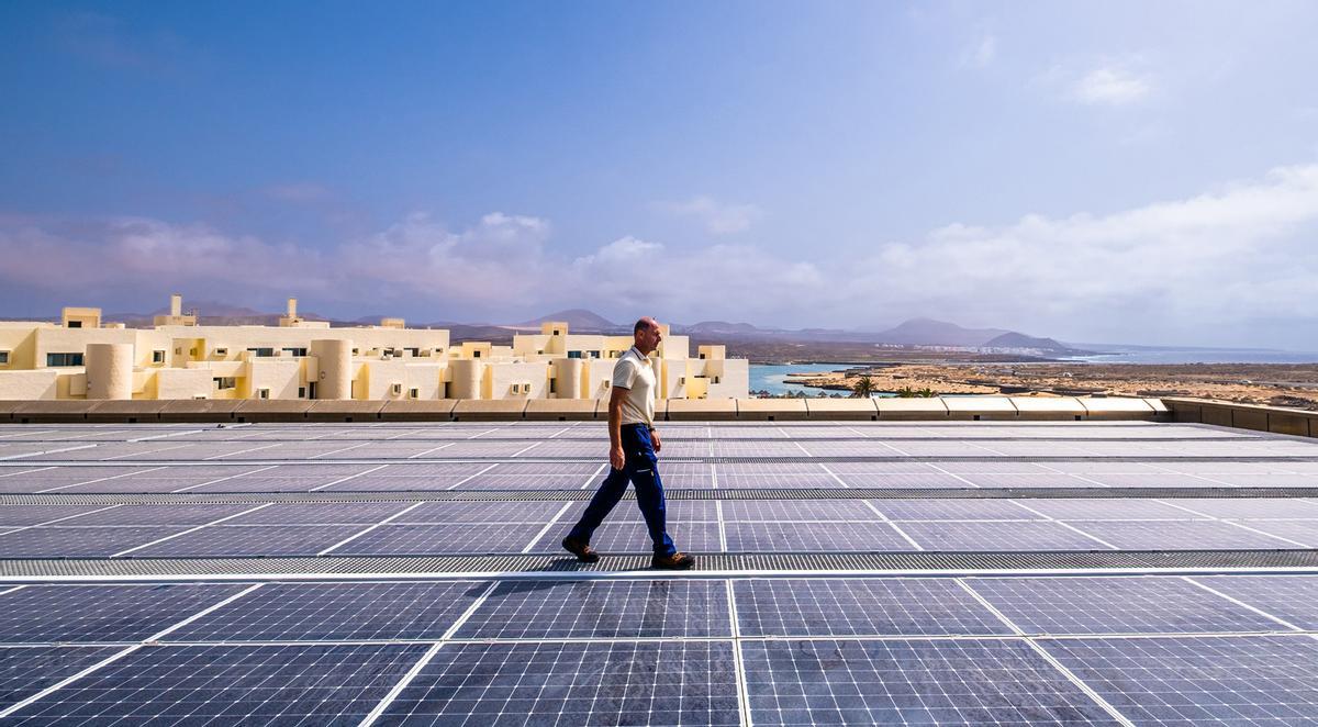 Paneles solares de Club La Santa, en Lanzarote.