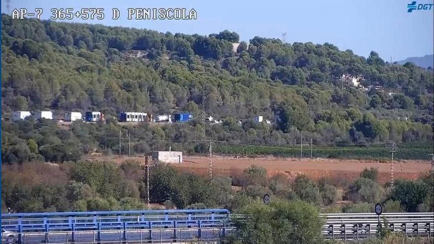 Colisión entre dos coches en la AP-7 a la altura de Peñíscola