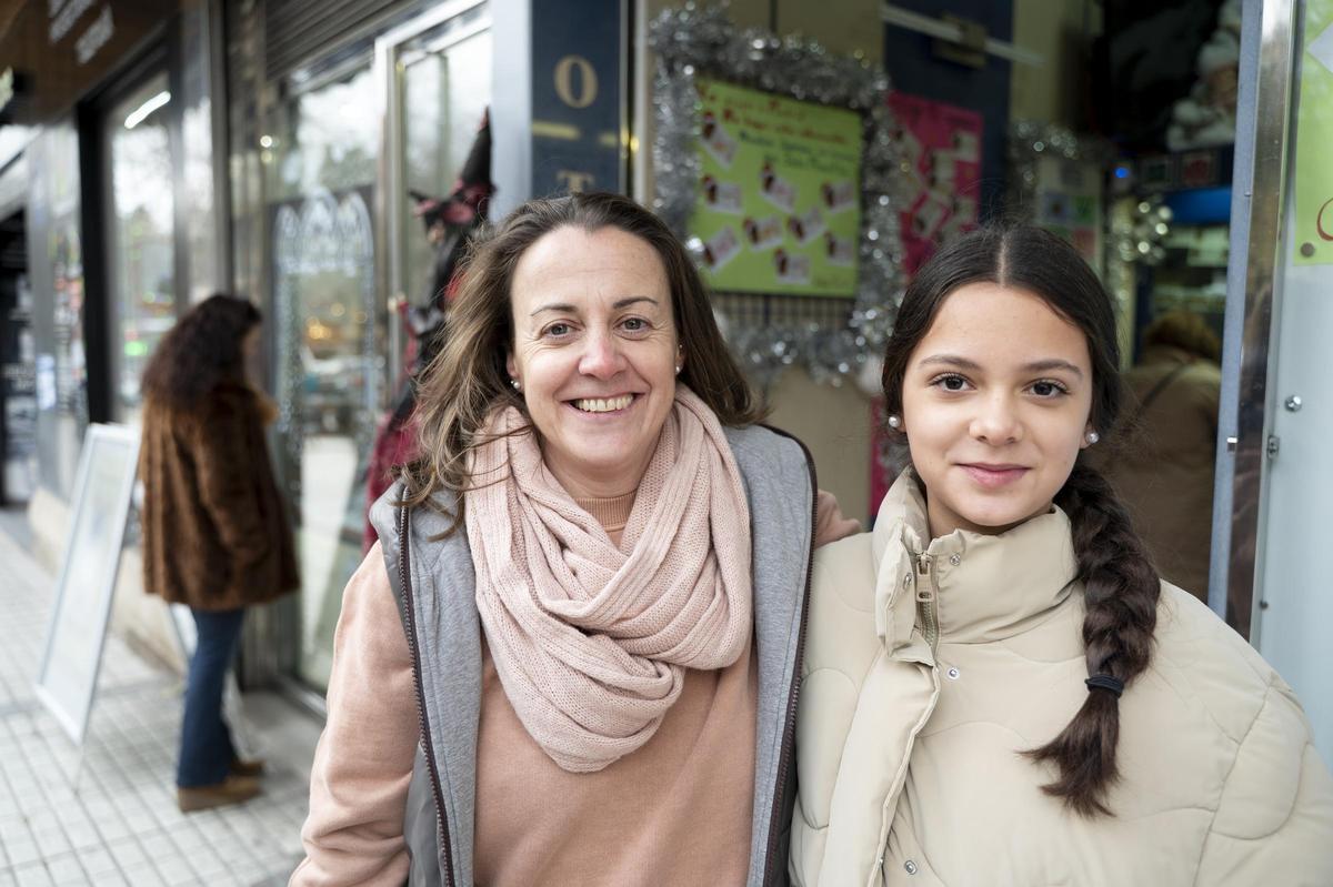 La emoción del sorteo de Lotería de Navidad en Cáceres, en imágenes