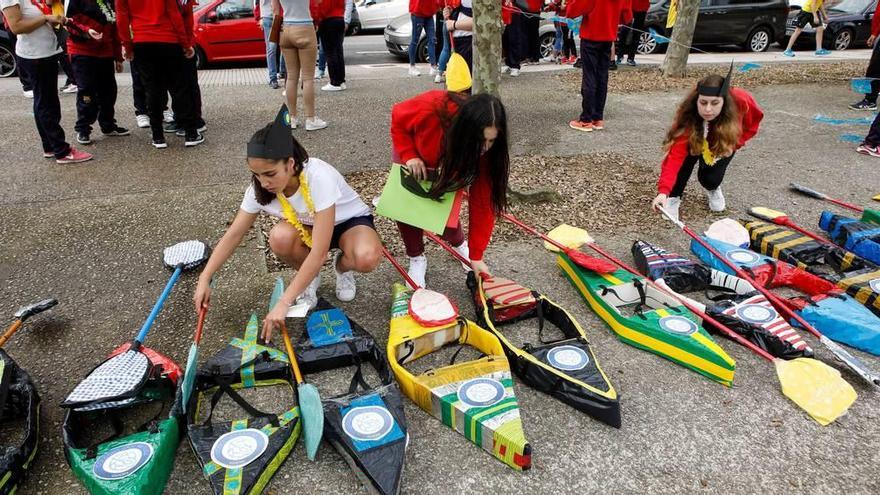 Los niños, preparados para tomar la salida.