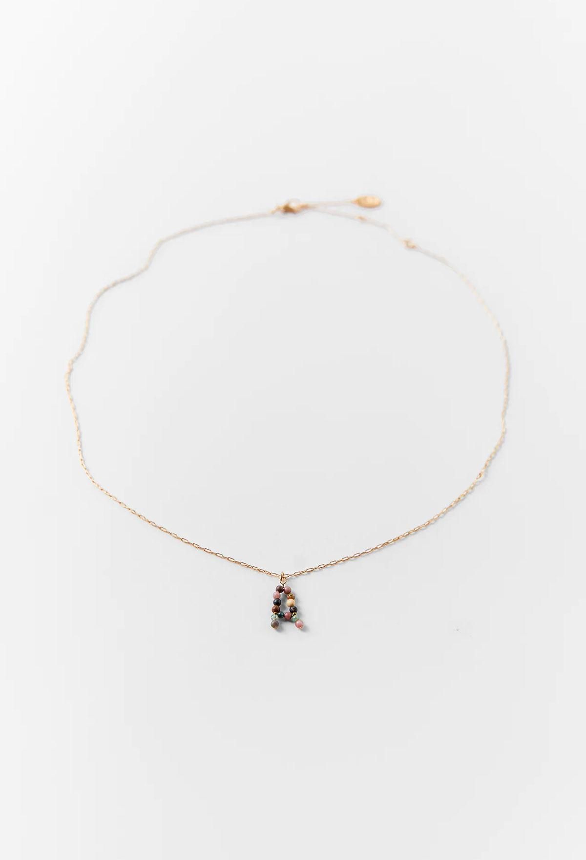 Colgante con inicial de Zara