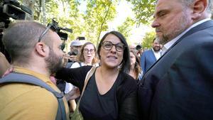 Anna Gabriel exdiputada de la CUP en el Parlament de Catalunya antes de declarar en el Tribunal Supremo acompañada de una delegación de Esquerra Republicana, encabezada por el presidente del partido, Oriol Junqueras, y los portavoces republicanos en el Congreso y en el Senado, Gabriel Rufián y Mirella Cortès.