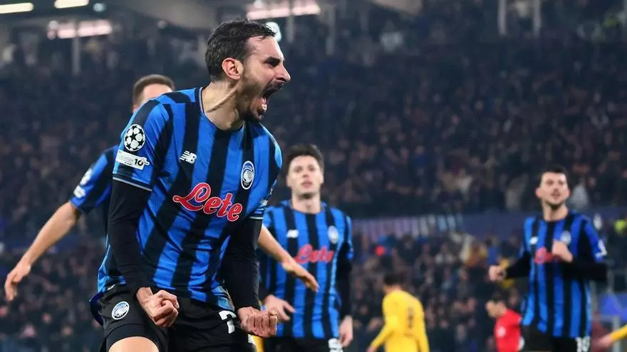Zappacosta aprovechó el error del portero para dar más ventaja al Atalanta