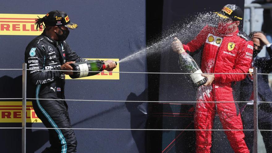 Hamilton guanya amb agonia a Silverstone
