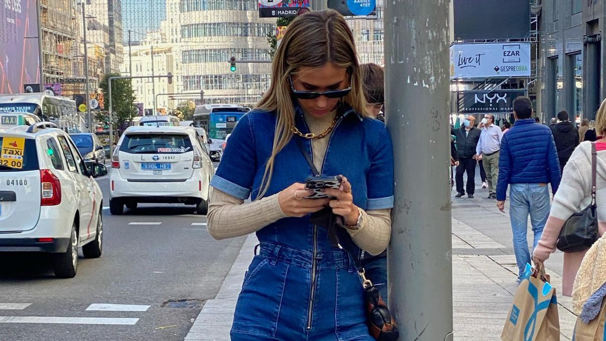 María Pombo tiene el jersey rosa más dulce y romántico de Zara