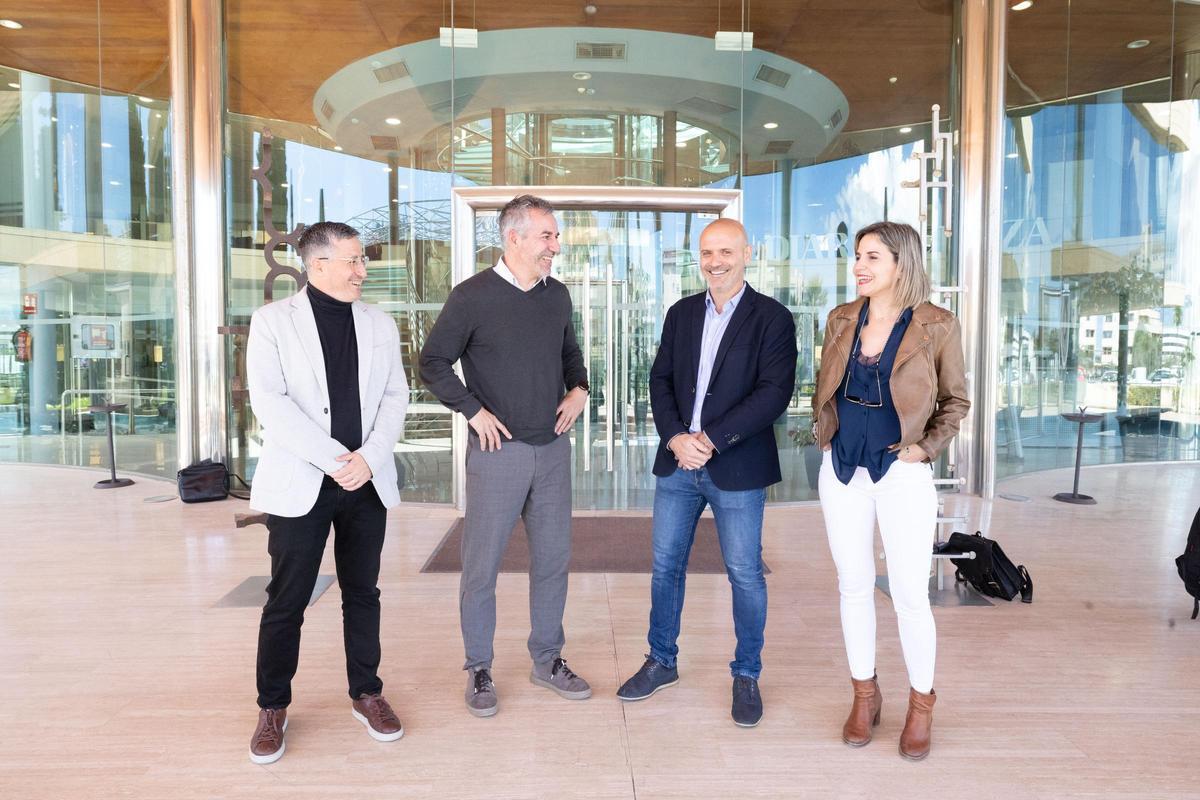 Los cuatro expertos, en la entrada de Diario de Ibiza.