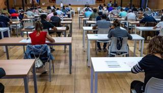 Opositores denuncian la dureza de un examen para la Administración pública