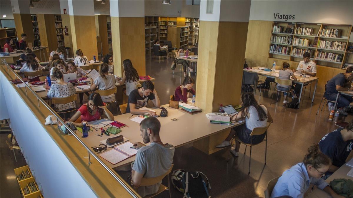 olerin38862402 barcelona 12 06 2017   estudiantes preparandose para la sele180824131131