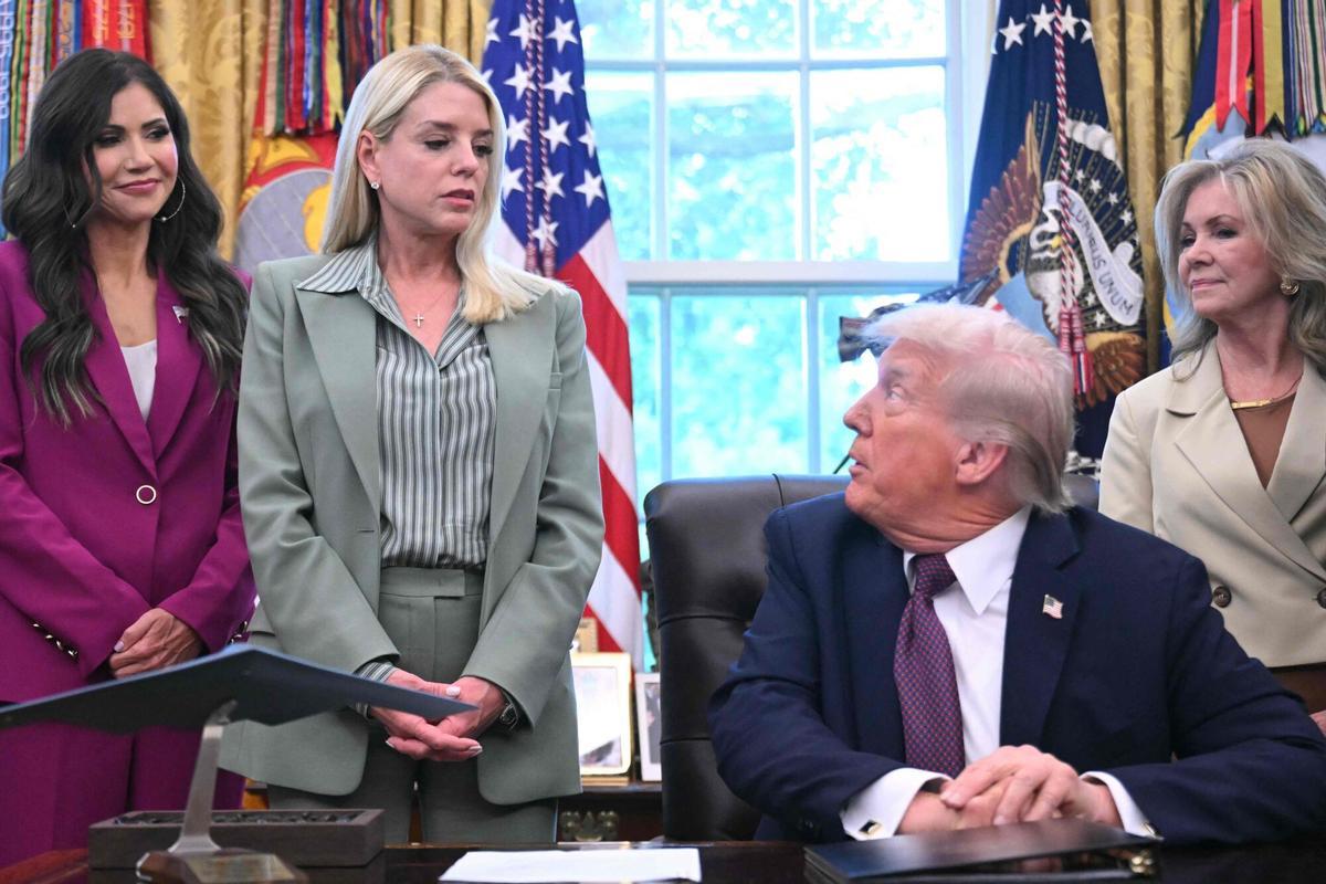 El presidente de EEUU, Donald Trump, destituye a la fiscal general, Pam Bondi