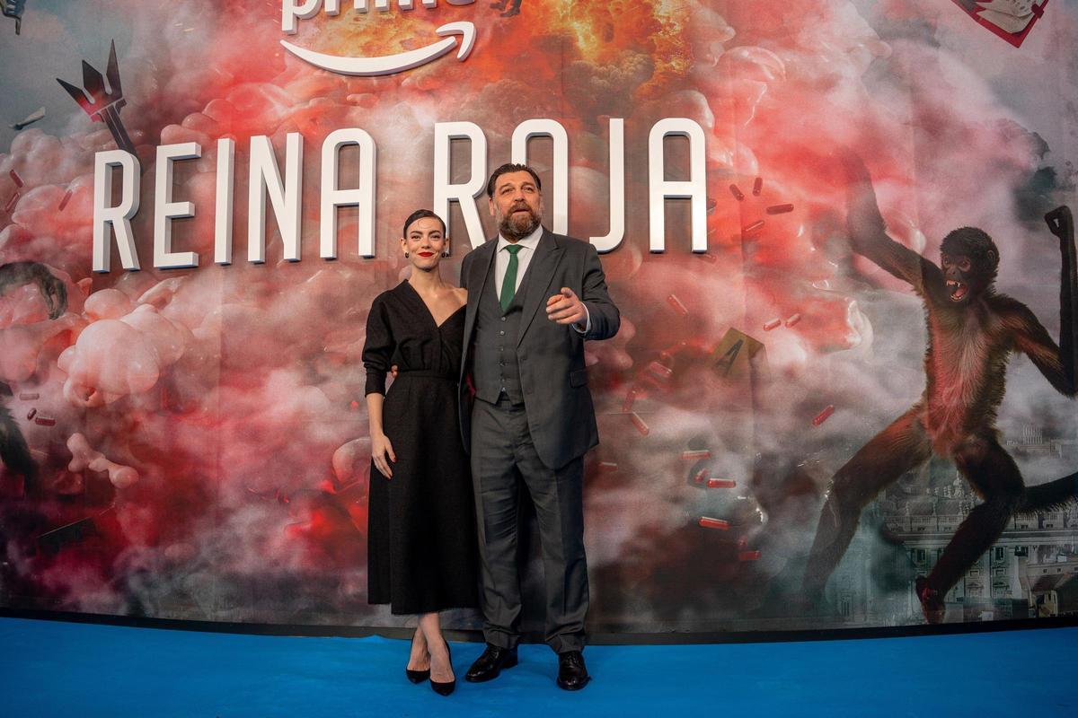 Vicky Luengo y Hovik Keuchkerian, protagonistas de 'Reina Roja'.
