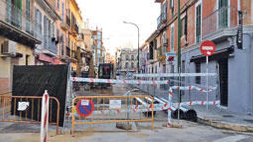 El tráfico fue cortado de la plaza del Progrés hacia el mercado.