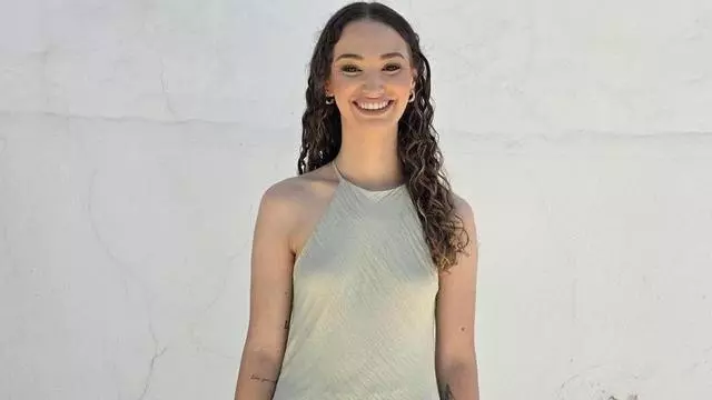 Elena Giménez Grimalt / 23 años / Just Vilar-Mercat del Cabanyal