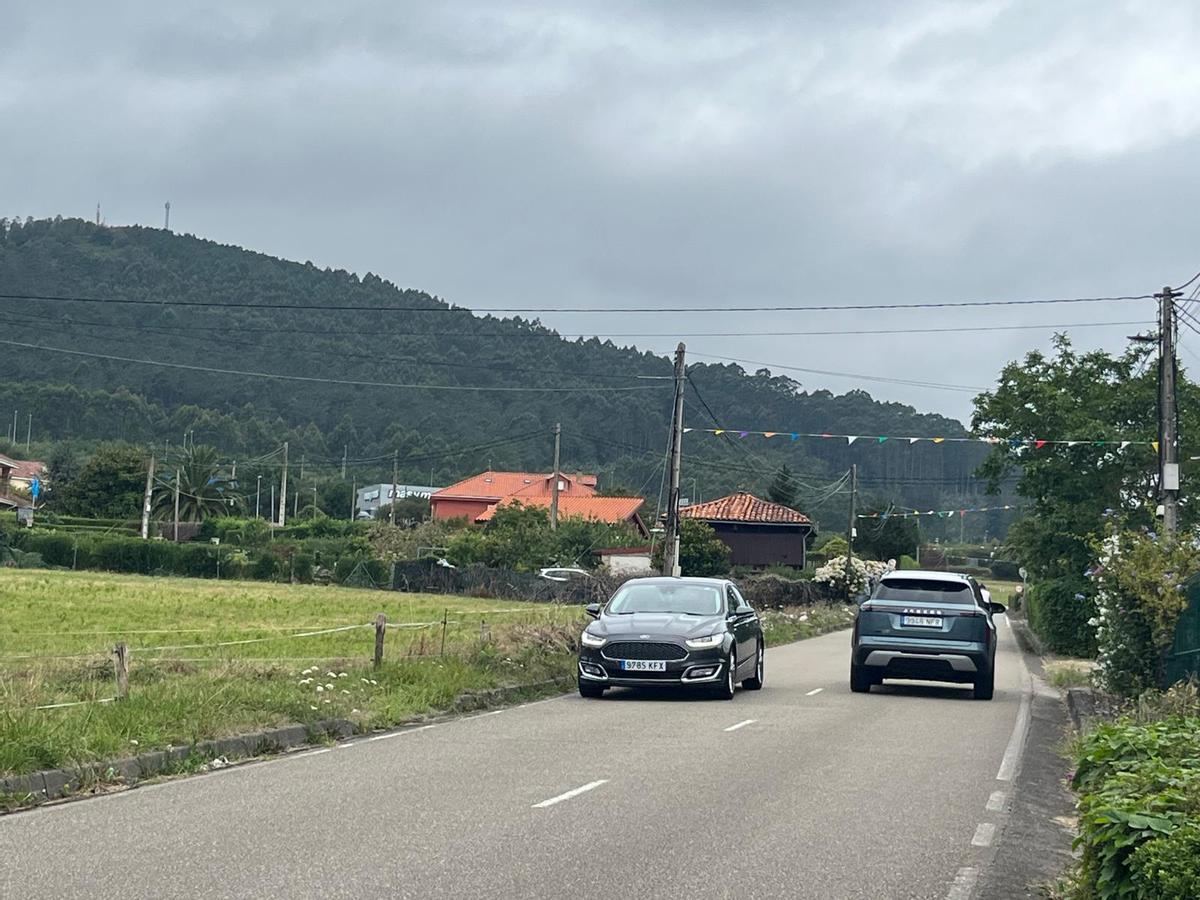 En imágenes: Los vecinos piden limitar la velocidad de los vehículos a su paso por Villademar En imágenes: Los vecinos piden limitar la velocidad de los vehículos a su paso por Villademar