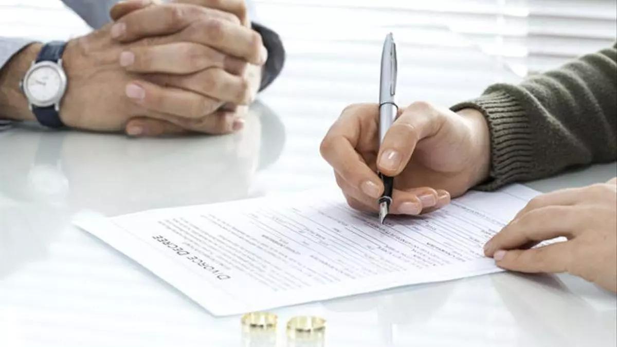 Córdoba registró tres divorcios diarios durante 2025, el dato más bajo del último lustro.