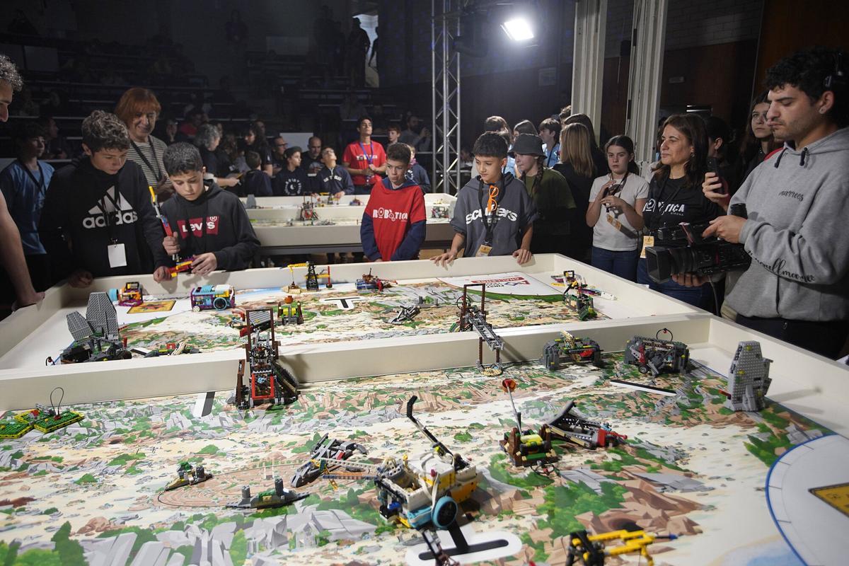 Girona Escola Politècnica Superior de la UdG First Lego League Robòtica Girona Escola Politècnica Superior de la UdG First Lego League Robòtica