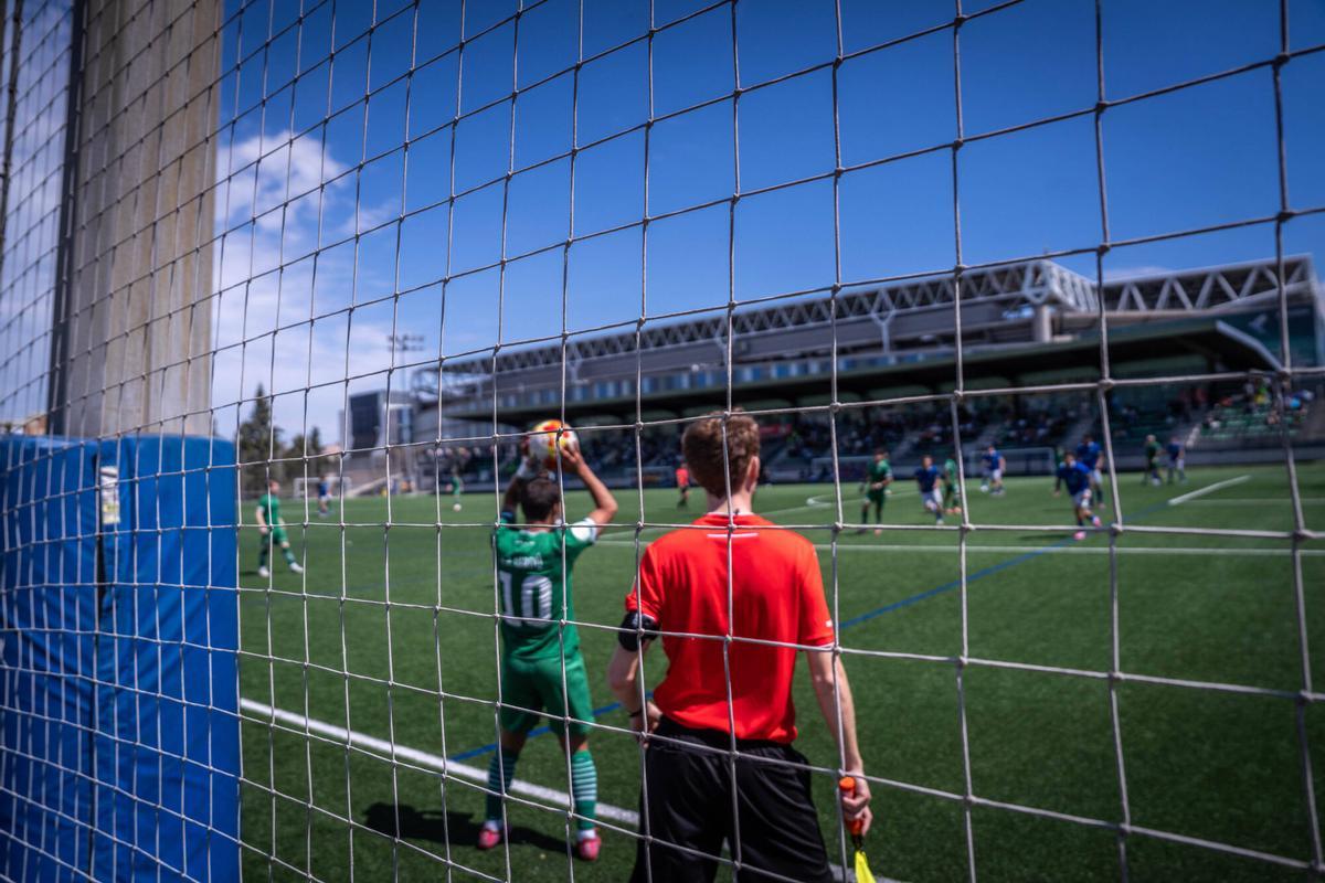 Primer partido del Cornellà después de la compra del club por parte de Leo Messi Primer partido del Cornellà después de la compra del club por parte de Leo Messi