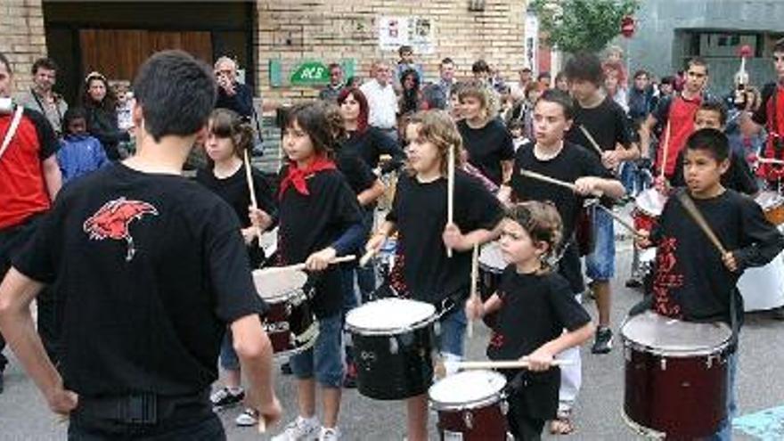 Banyoles &quot;Batukada&quot; al centre per celebrar l&#039;arribada del solstici d&#039;estiu