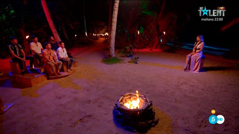 La primera hoguera fue la de los chicos y, después de que la alarma de la tentación sonara hasta en tres ocasiones la noche anterior, estaban bastante tensitos. ¿Qué habrían hecho sus novias?