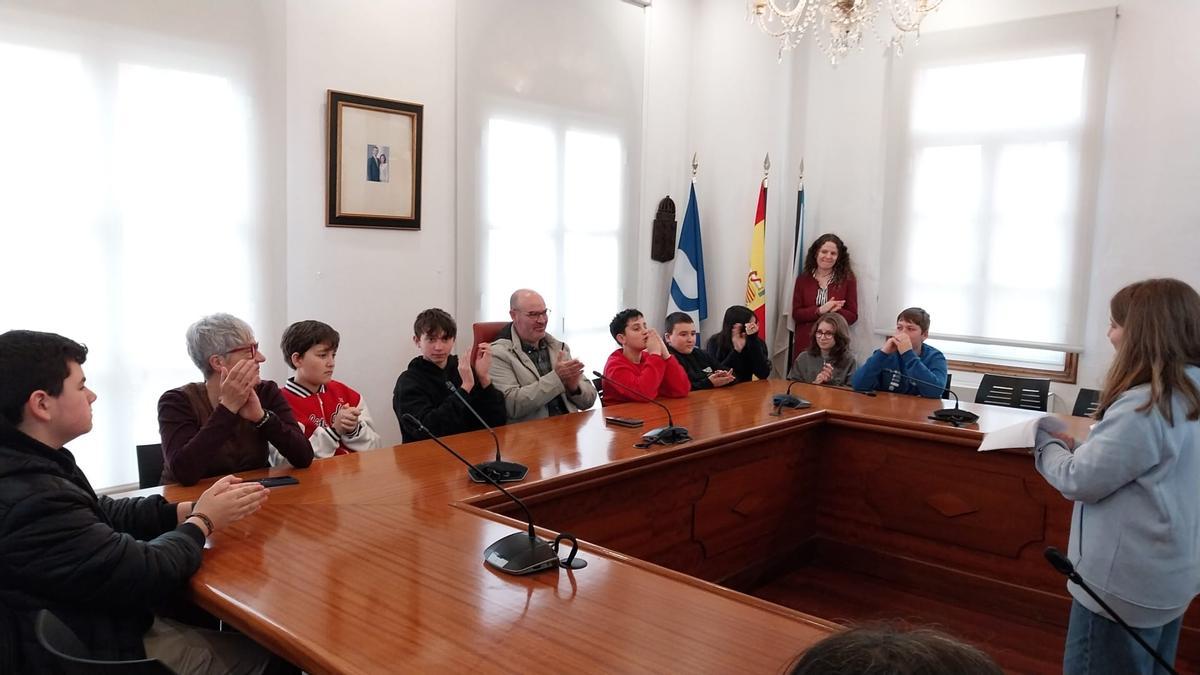 El Club de Ciencia del IES Johan Carballeira impulsa el proyecto "O mar empeza aquí en Bueu"