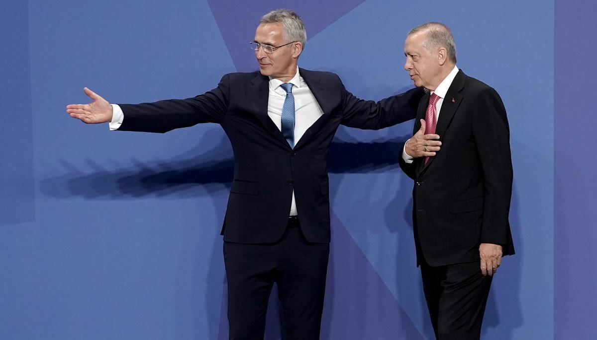 Jens Stoltenberg y Erdogan.