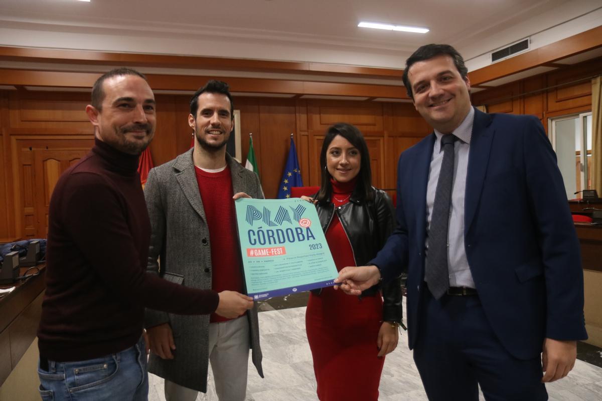 Presentación del festival, con Borja Merino, Anikilo, Cintia Bustos y José María Bellido.