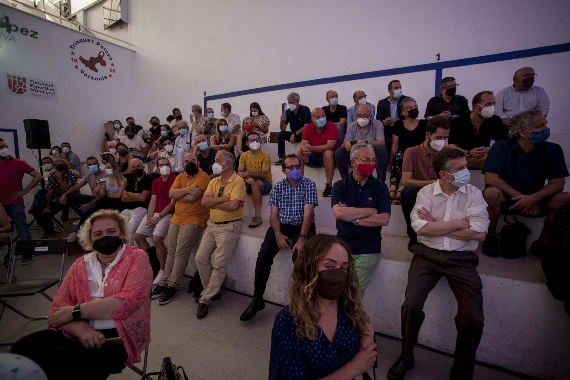 Emotivo homenaje al concejal fallecido Ramón Vilar en el trinquet de Pelayo