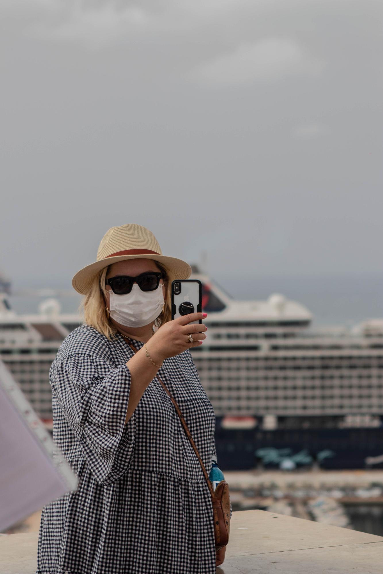 Atraca en Cartagena el primer crucero que llega a España tras la covid